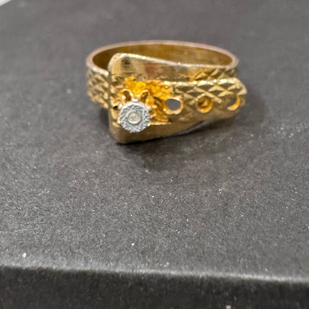 Gold buckle ring